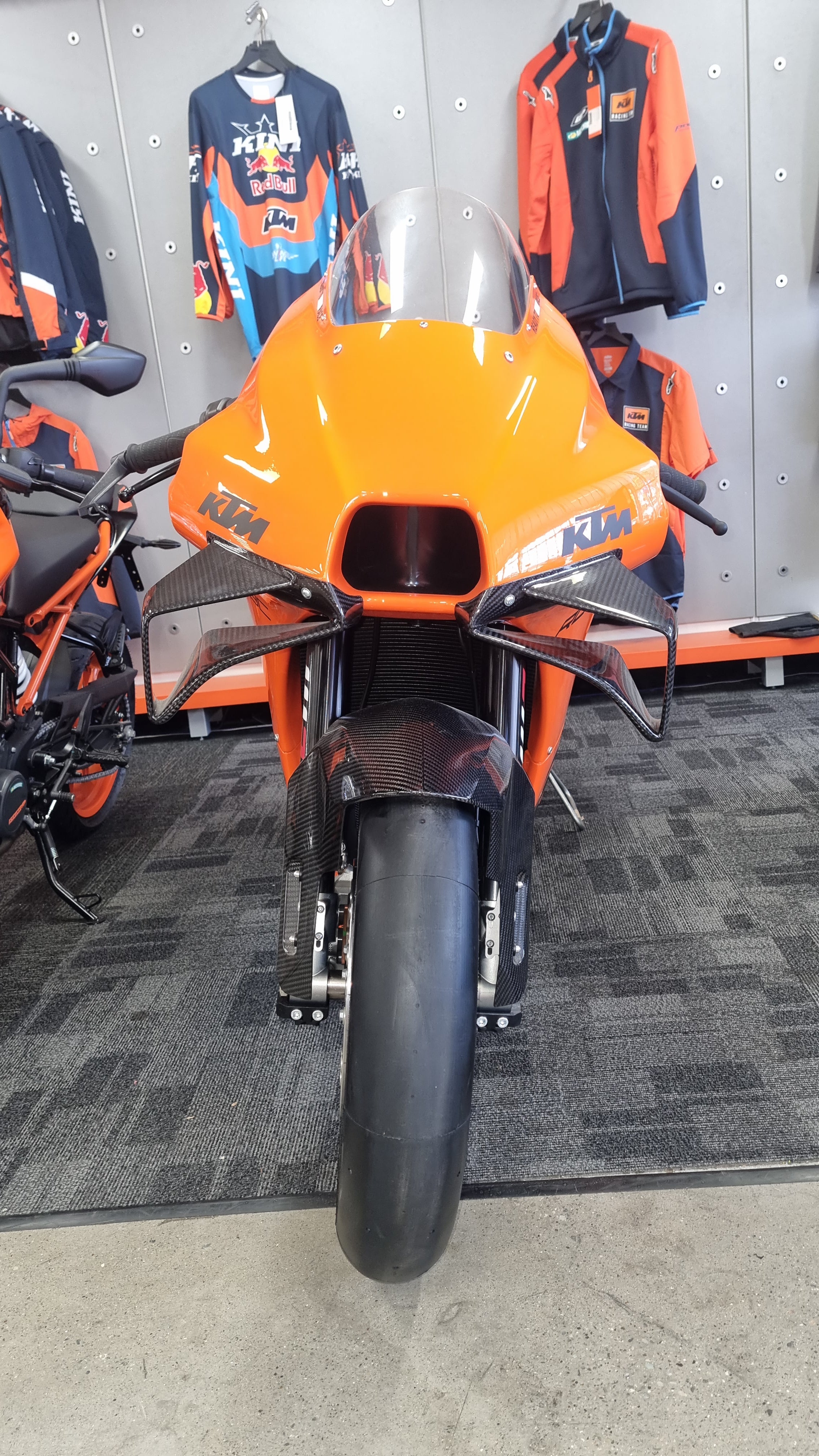 2022 KTM RC 8C