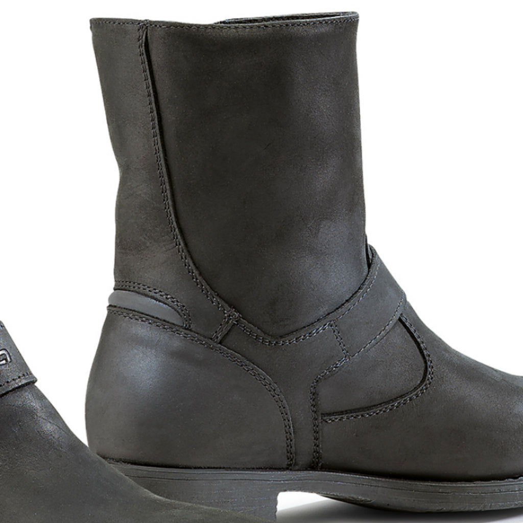 Forma Eva womens black motorcycle boots inside