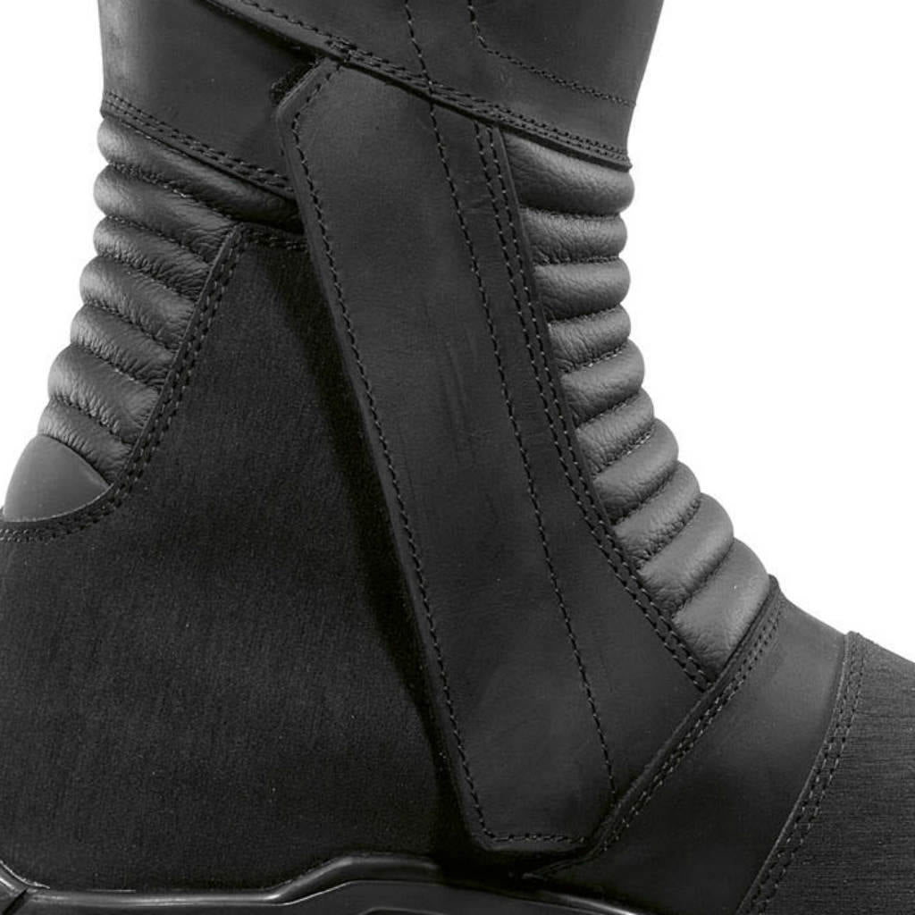 Forma Voyage motorcycle boots zip velcro closure